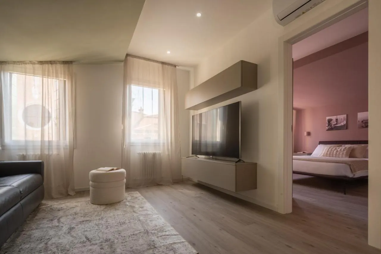Sant'Aponal Cozy Apartment With Balcony R&R Venice