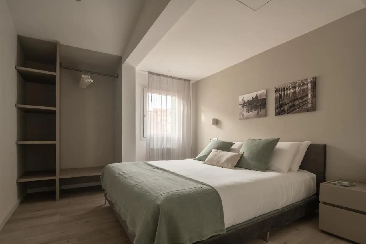 Sant'Aponal Cozy Apartment With Balcony R&R Venice 0*,  Italy