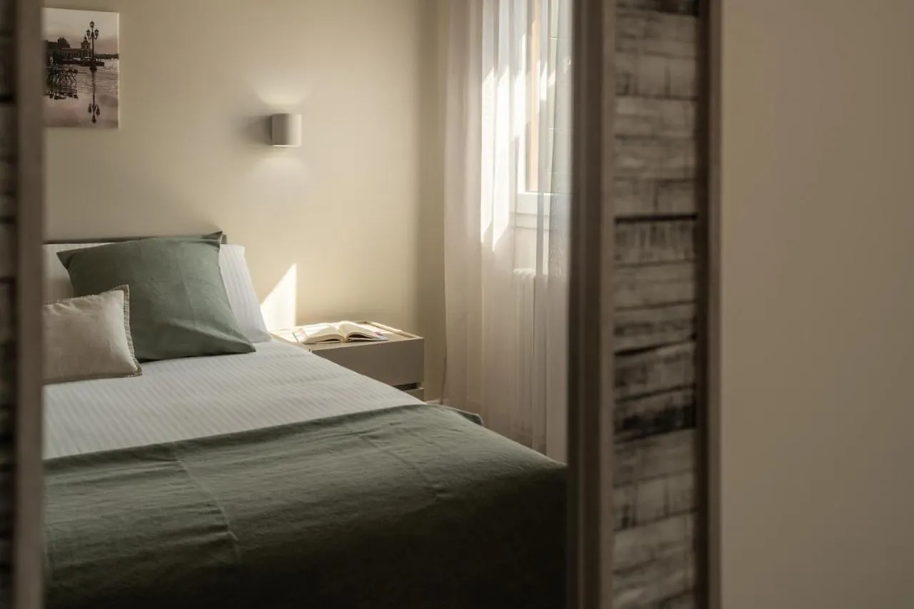 Sant'Aponal Cozy Apartment With Balcony R&R Venice
