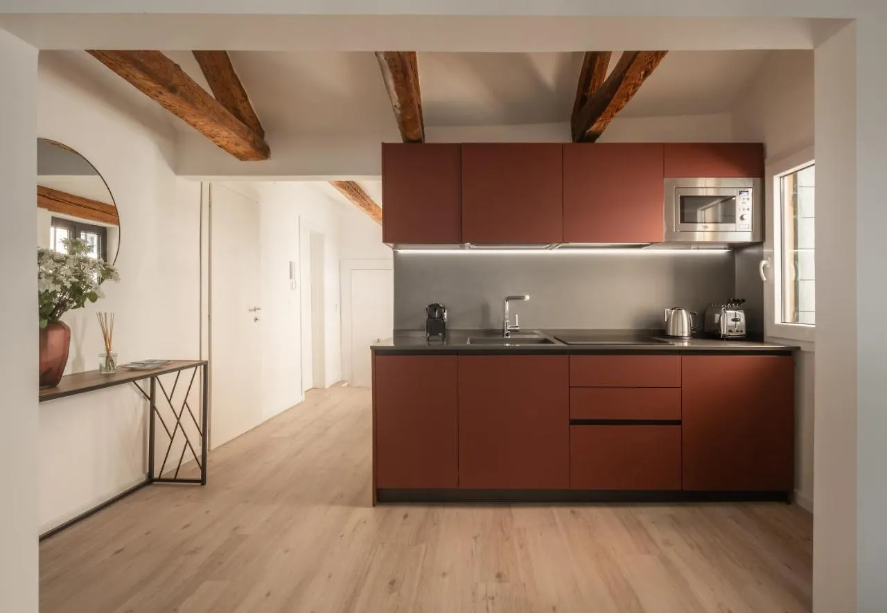 Sant'Aponal Cozy Apartment With Balcony R&R Venice 0*,