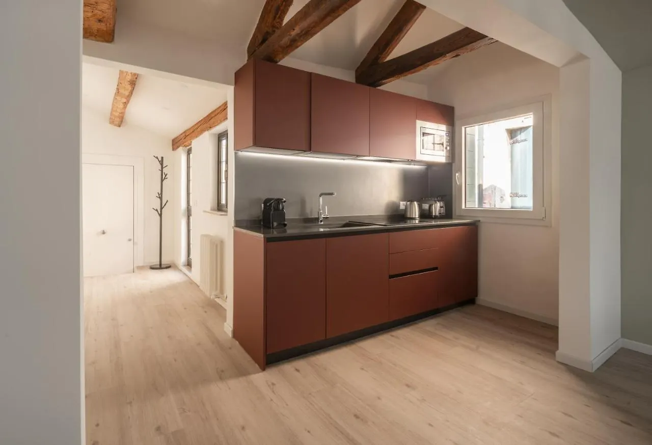Sant'Aponal Cozy Apartment With Balcony R&R Venice 0*,  Italy
