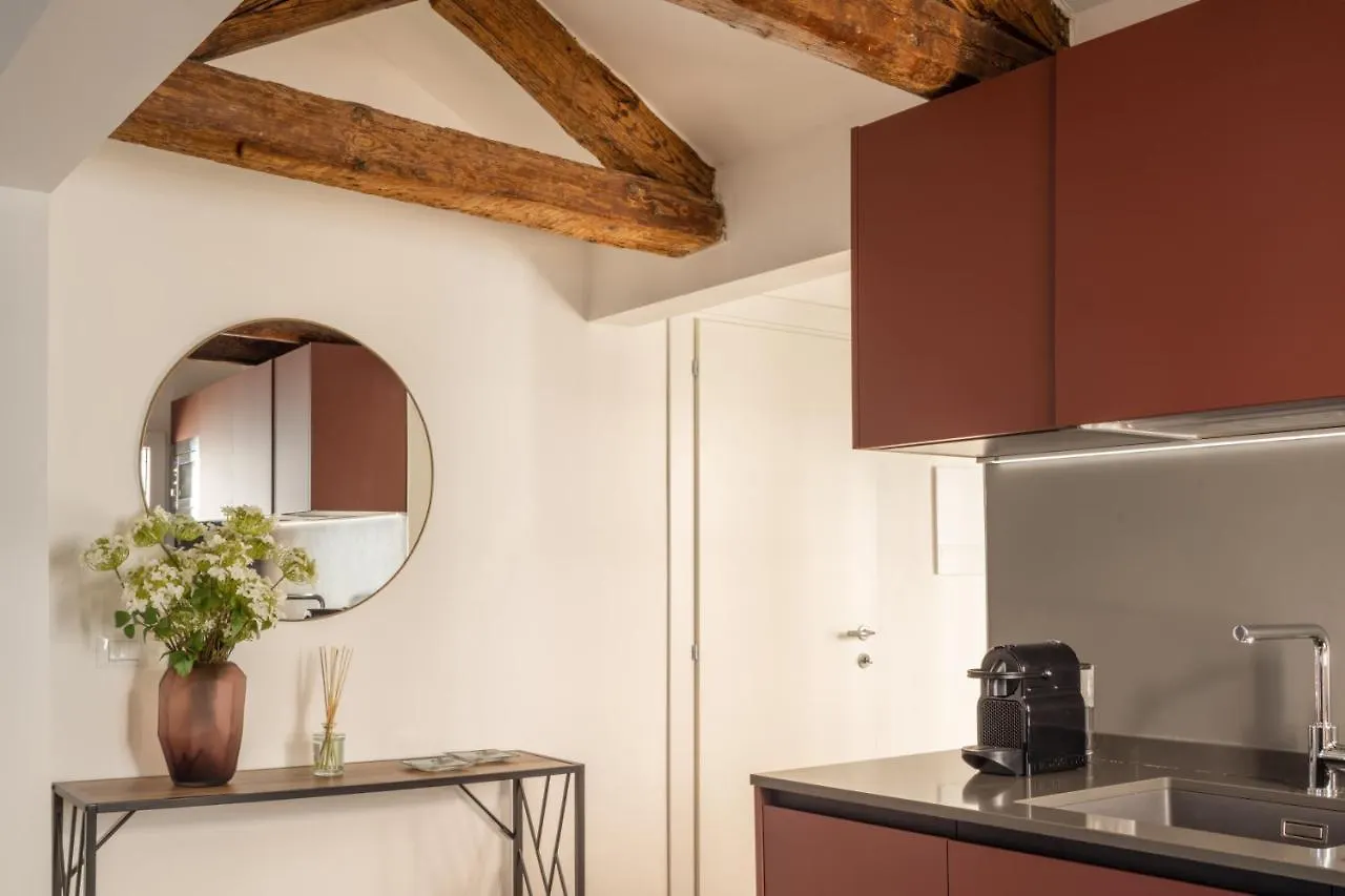 Sant'Aponal Cozy Apartment With Balcony R&R Venice