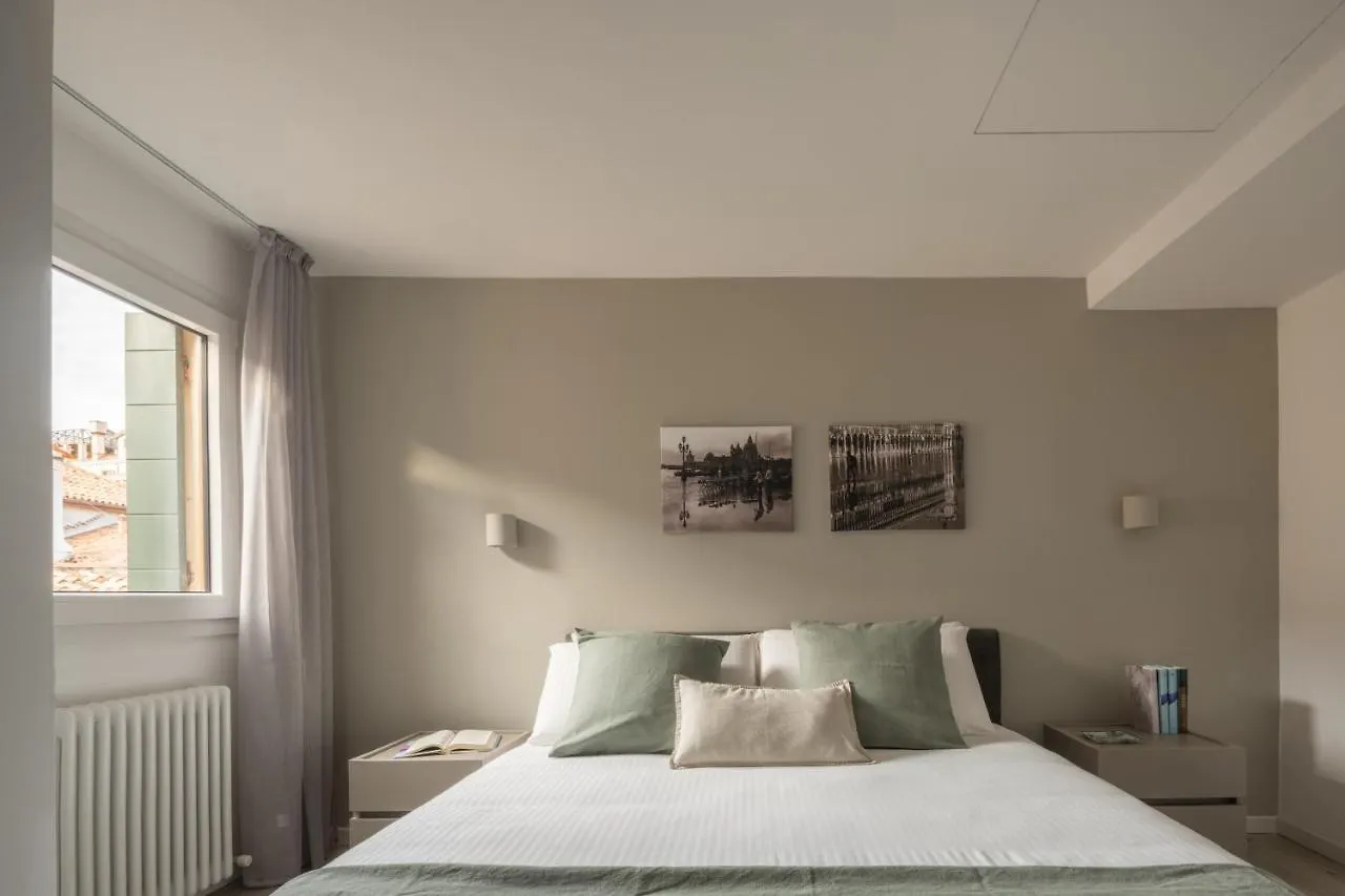 Sant'Aponal Cozy Apartment With Balcony R&R Venice