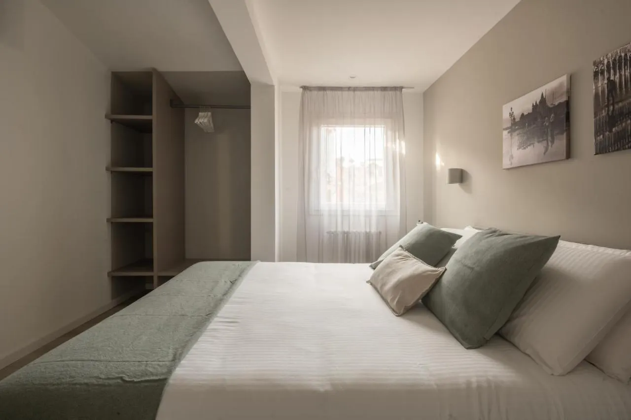 Sant'Aponal Cozy Apartment With Balcony R&R Venice