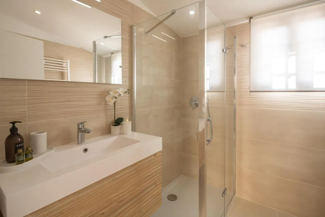 Sant'Aponal Cozy Apartment With Balcony R&R Venice Italy