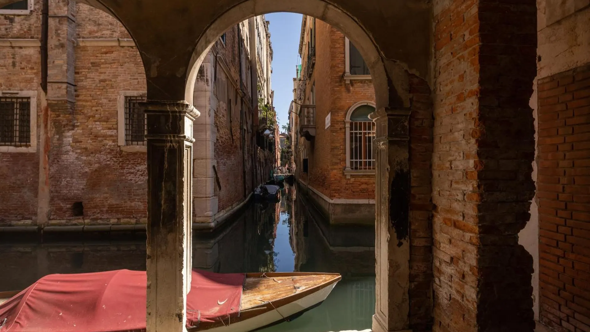 Sant'Aponal Cozy Apartment With Balcony R&R Venice Italy